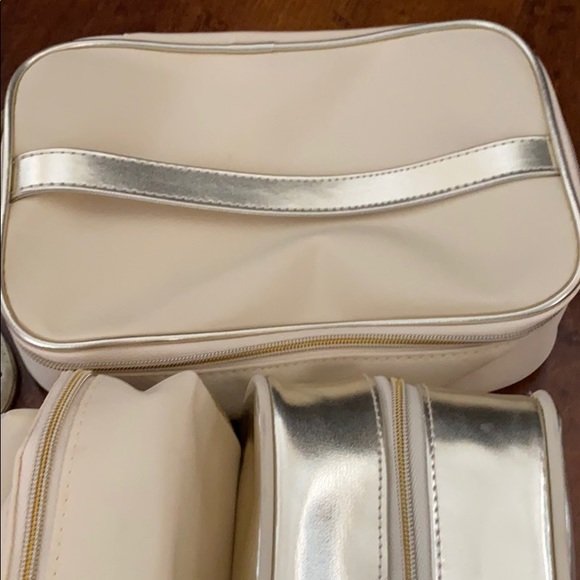 Cosmetic Train Case Set - Picture 6 of 9